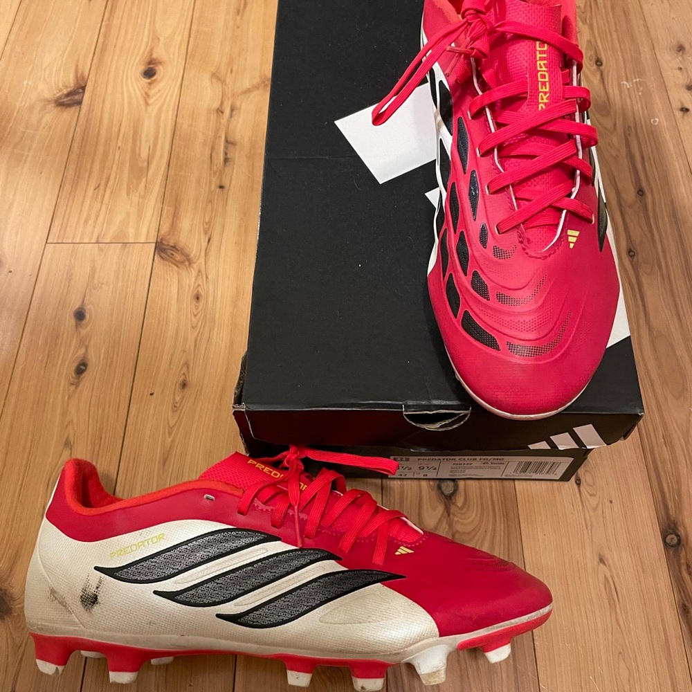 Men’s Predator Soccer Cleats